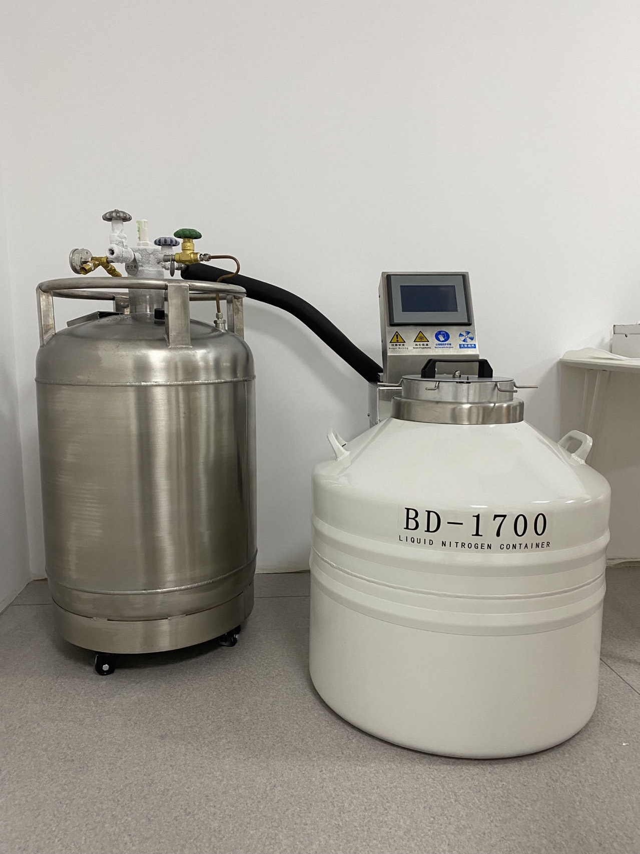 自动补液液氮罐